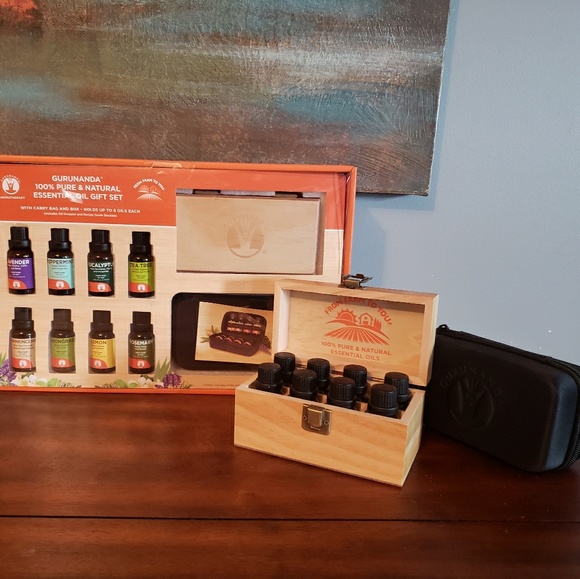 GuruNanda Essential Oils (Set of 8 with case) - Picture 3 of 3